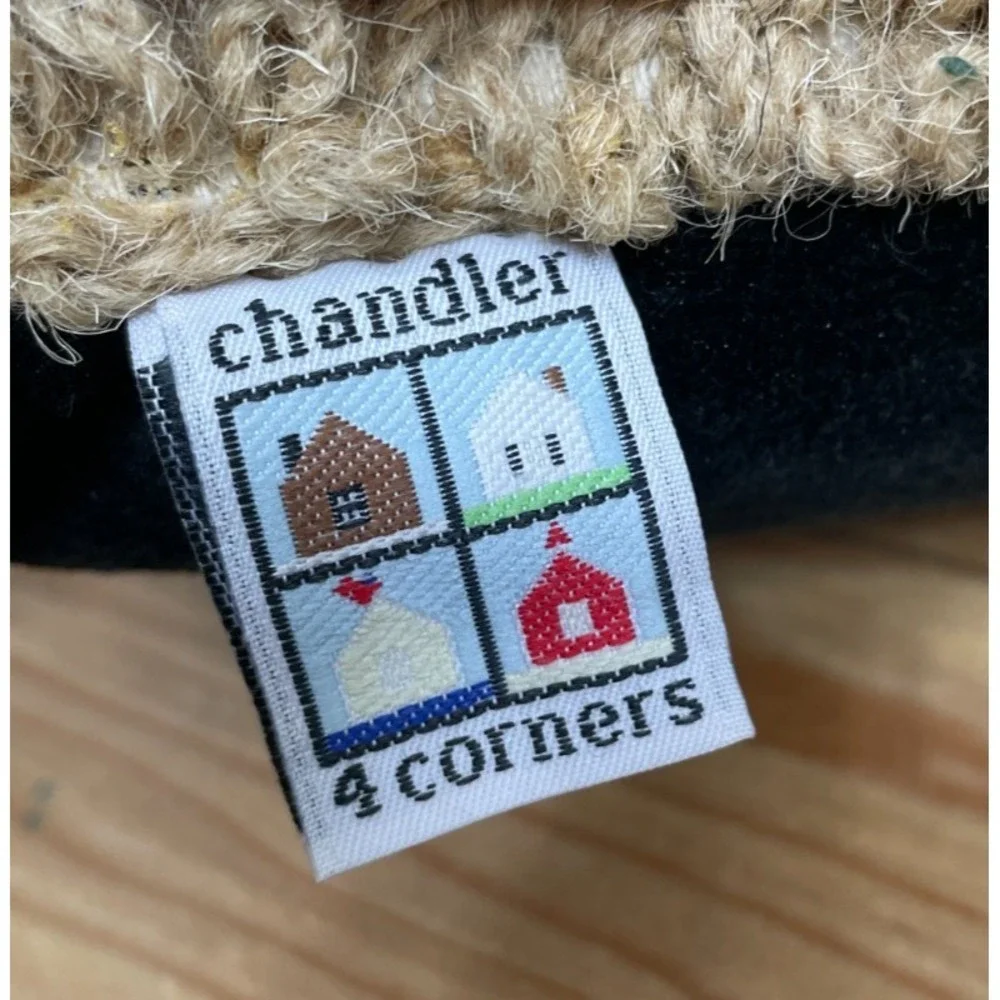 Chandler 4 Corners Laura Megroz Tricky Dog with Ball Hooked Wool Pillow 18x18 - Picture 6 of 9